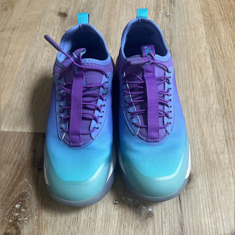 EUC Clove Aeros Healthcare/Nursing shoes Women’s Size 9